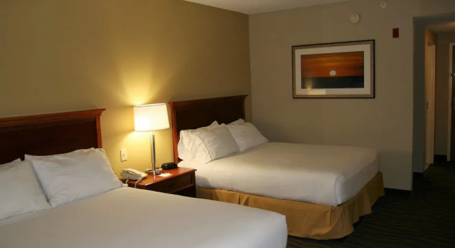 Люкс c 1 комнатой Holiday Inn Express Hotel & Suites Brooksville West by IHG