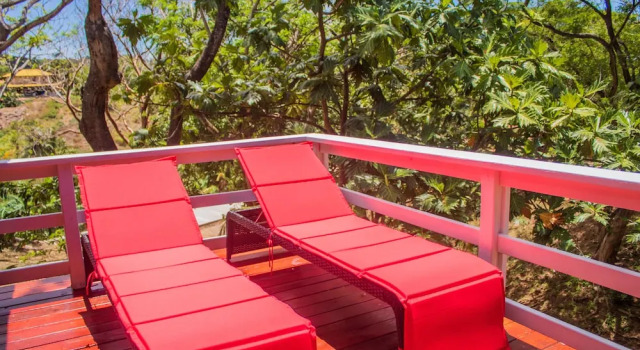 Двухместный номер Standard с балконом и с видом на сад Hotel and Dive Center Roatan Yacht Club