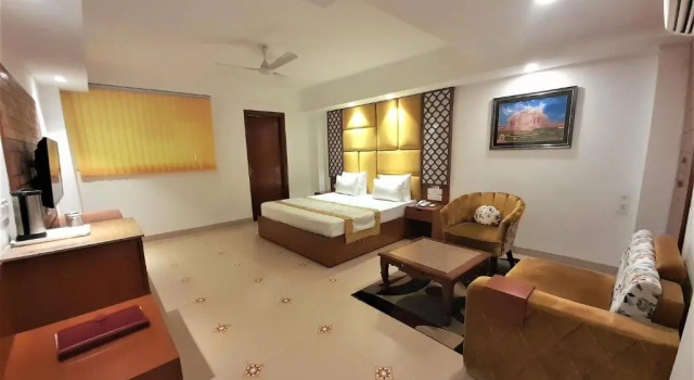 Люкс Deluxe The Angel Hotel & Suites near Medanta
