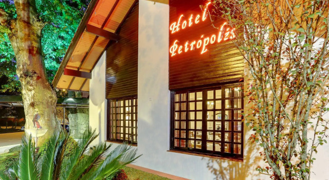 Hotel Petrópolis, Забронировать Отель Отели в центре Нова-Петрополиса с завтраком, отели в центре Нова-Петрополиса с завтраком