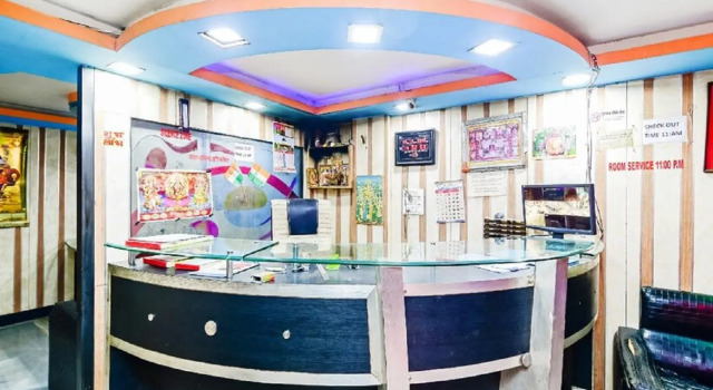 Goroomgo New Crown Indore
