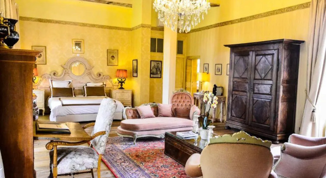 Chateau d'Origny, Boek Hotel Ouches Parijs