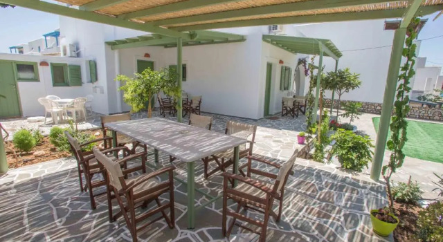 Votana Studios, Prenota Hotel Aliki Paro