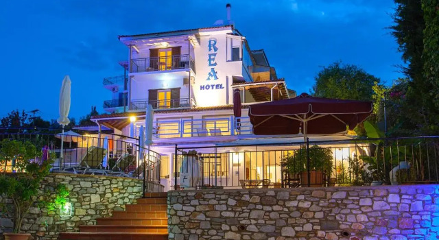 Hotel Rea, Забронировать Отель Отели Sporades с бассейном, Бассейн