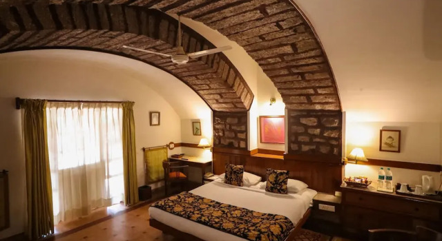 Номер Standard WelcomHeritage Bal Samand Lake Palace