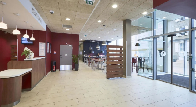 Campanile PRIME - La Roche Sur Yon Centre Gare, Забронировать Отель Отели Ла-Рош-сюр-Йон 3 звезды, рядом с Площадь Наполеона, 3*