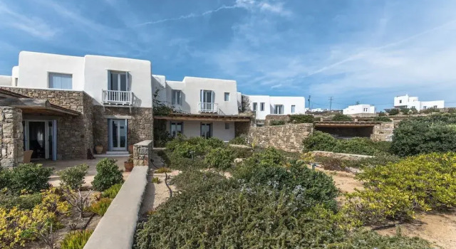 Hera iconic Mykonian Villa