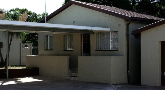 Iqhayiya Guest House