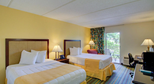 Четырёхместный номер Superior Hutchinson Island Hotel