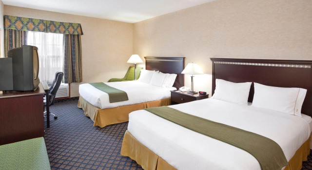 Четырёхместный номер Standard Holiday Inn Express Hotel & Suites Delaware-Columbus Area by IHG