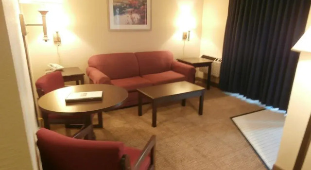 Clinton Inn & Suites, Buchen Sie Hotel Port Clinton Ohio