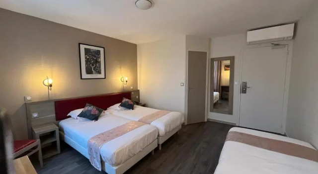 Трёхместный номер Standard Hotel de Belfort