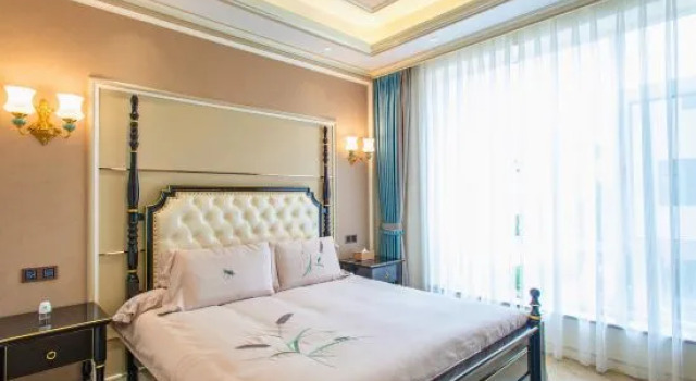 Семейный люкс Deluxe с балконом Deluxe Villa Boutique Hostel
