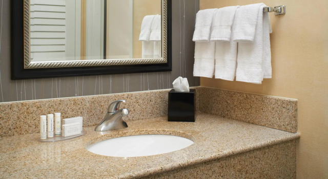 Четырёхместный номер Standard Courtyard by Marriott Rockford