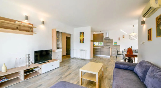 Apartment Marija-1 by Interhome, Prenota Appartamento Hotel a Isole Quarnerine con parcheggio, Parcheggio