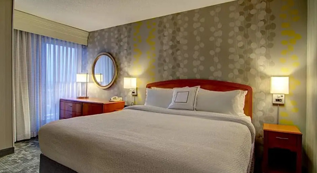 Двухместный люкс Courtyard by Marriott Tysons McLean