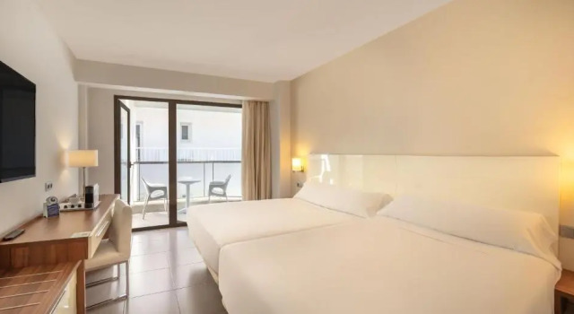 Трёхместный номер Standard Hotel RH Portocristo & Wellness