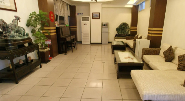 Spring Autumn Hotel, Забронировать Отель Отели Хуалянь с парковкой, рядом с Парк Наньбинь, Парковка