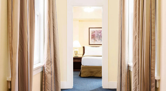 Четырёхместный люкс Palihotel San Diego Gaslamp Quarter