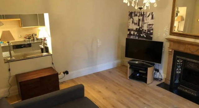 Spacious South Kensington 1 Bedroom Apartment