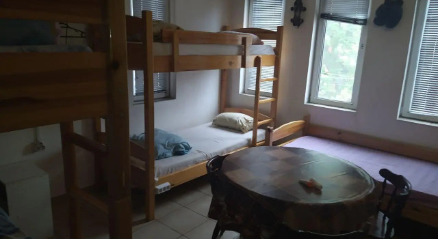 Кровать в общем номере 10 Coins Hostel & tours