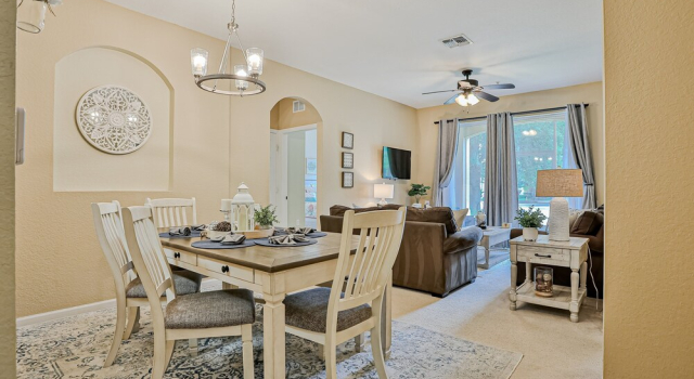 Friendly Condo With Pool and hot tub Access, Wifi, Central AC, and Private W/D