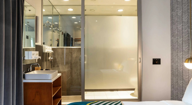 Номер Standard The Drake Hotel