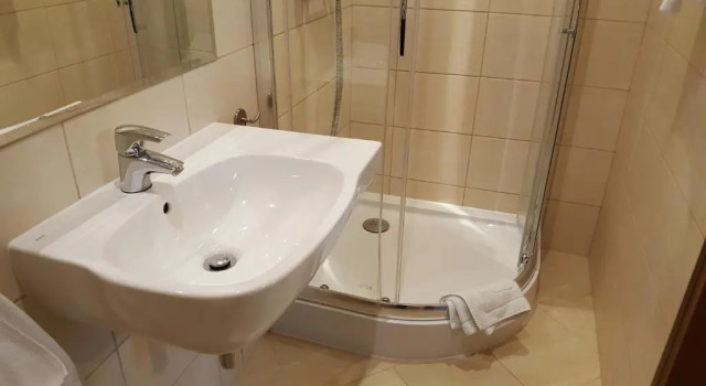 Standard Dreier Zimmer Hotel Alexandra