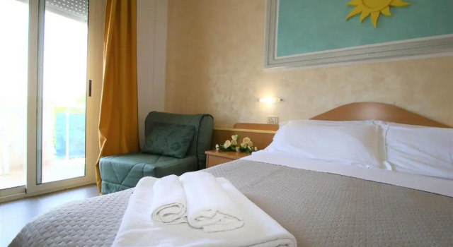 Четырёхместный номер Standard с балконом Hotel De Amicis