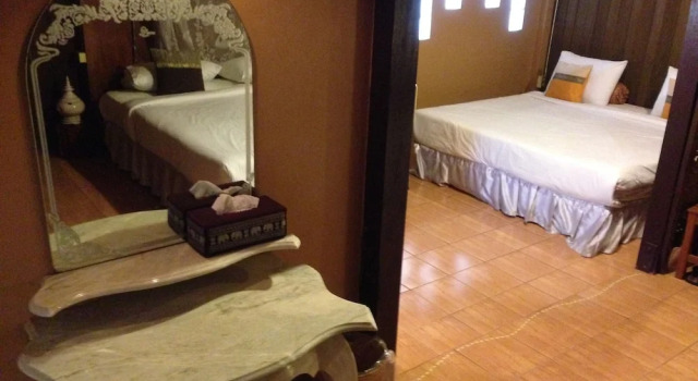 Семейный номер Standard с балконом Ruean Thai Hotel