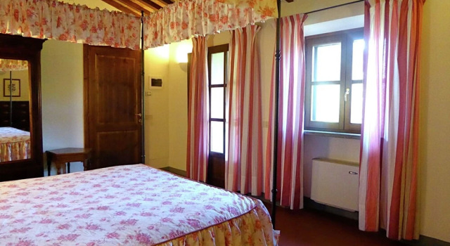 Beautiful Villa in Lari, with swimming pool, Book Villa Villaer i Lari, Villa