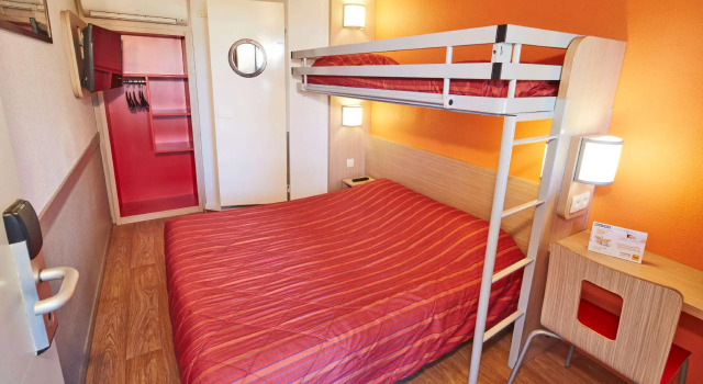 Трёхместный номер Standard Kyriad ECO - Avignon Sud Parc des Expositions