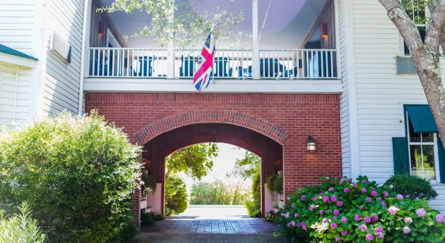 Roanoke Island Inn