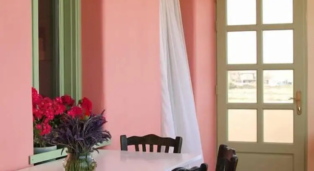Коттедж с 3 комнатами с балконом Flower and Crafts - Eco Farm Houses