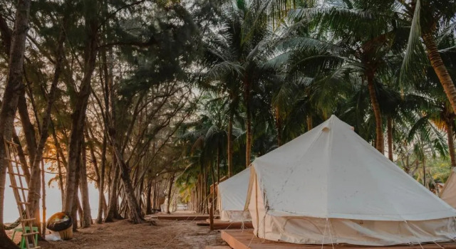 Тент с видом на море Hola Beach-Beach Club & Eco Glamping Resort