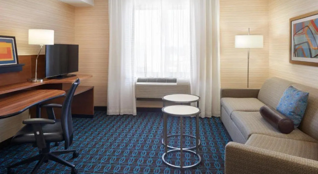 Люкс Fairfield Inn & Suites by Marriott Barrie