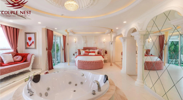 Couple Retreats - Romantic & Luxurious Suite