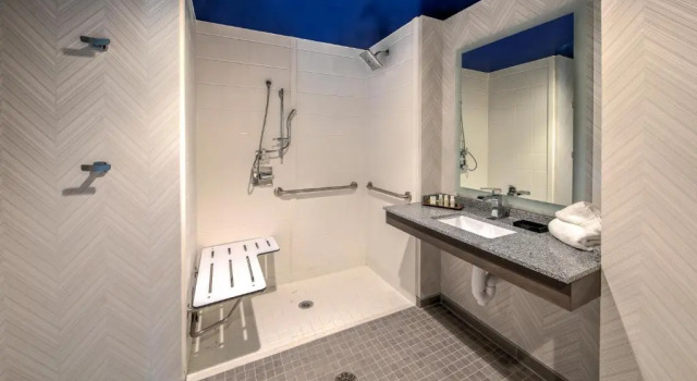 Четырёхместный номер Standard Hotel Indigo Pittsburgh University - Oakland by IHG