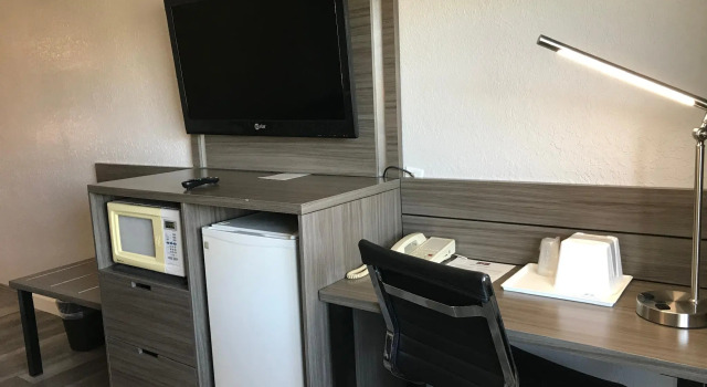 Двухместный номер Standard HomeTown Inn