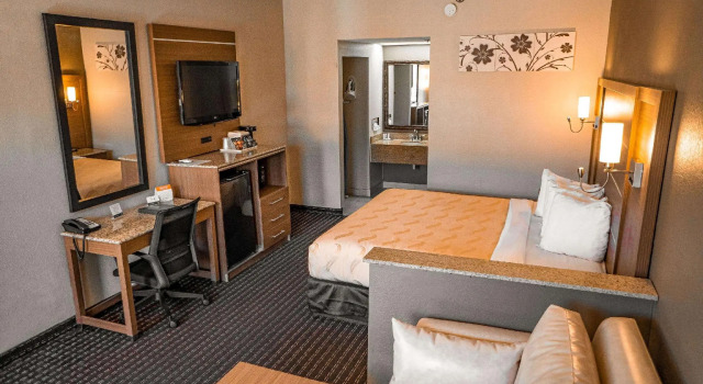 Люкс Quality Inn & Suites near Six Flags - Austell