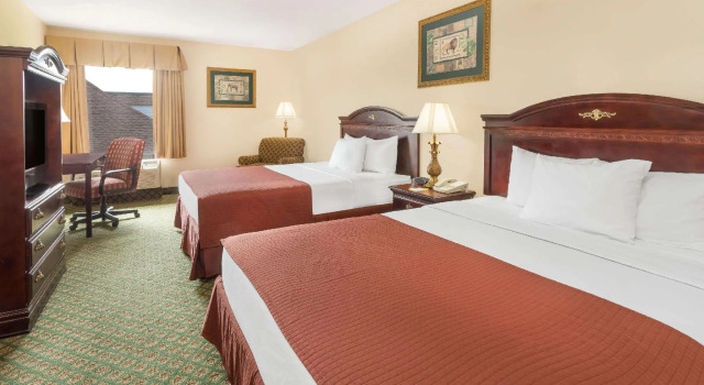 Четырёхместный номер Standard Days Inn & Suites by Wyndham Eunice