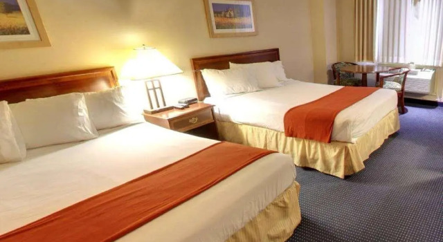 Четырёхместный номер Standard Travelodge by Wyndham Trenton