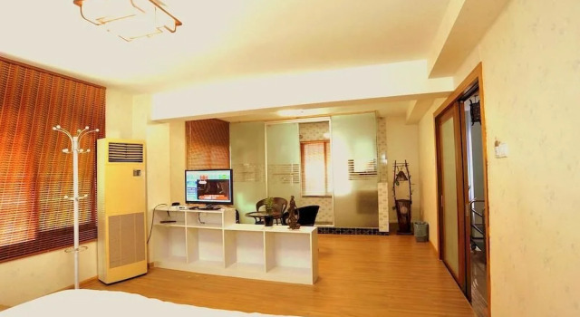 Yefeng Cafe, Book Hotel Siming 