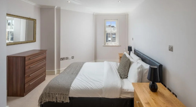 Stylish 1 bed in West Kensington 7mins to Tube, Забронировать Отель Отели Лондона 3 звезды, рядом с Выставочный центр Olympia, 3*