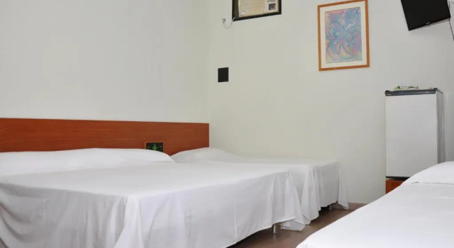 Четырёхместный номер Standard Hotel Carolina Plaza