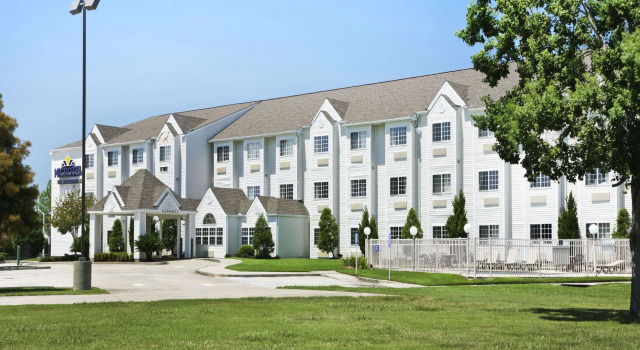 Microtel Inn & Suites by Wyndham Baton Rouge, Забронировать Отель Батон-Руж Луизиана, рядом с Sherwood Twelve Plaza Shopping Center