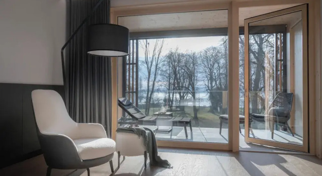Suite junior avec balcon et Vue sur le lac Buff Medical Resort
