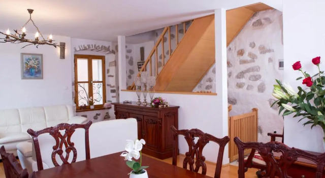 Коттедж с 3 комнатами Villa Lošinj