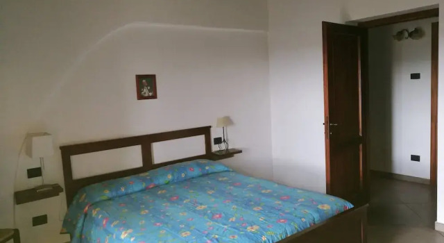 Room in Guest Room - Triple Room in Amazing Context, Buchen Sie Pension Monte Castello di Vibio Umbrien