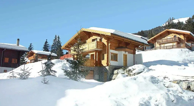 House Campanule Ch1972.460.1, Boek Hotel Ayent 